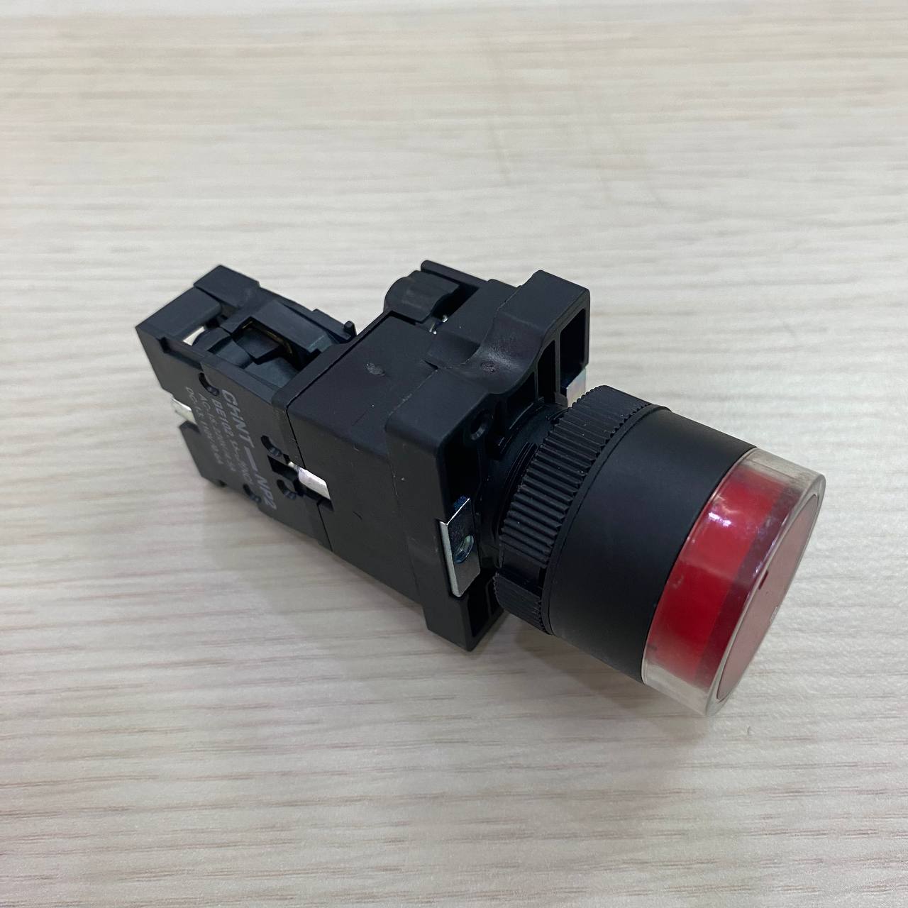 Nút nhấn Chint có đèn màu đỏ NP2-EW3462 230V LED