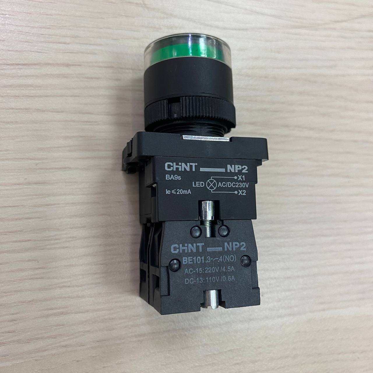 Nút nhấn có đèn Chint màu xanh lá NP2-EW3363 230V LED