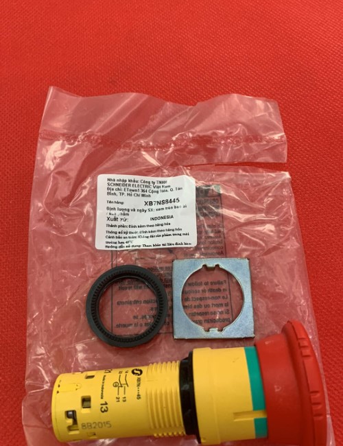 Nút nhấn khẩn Schneider XB7NS8445