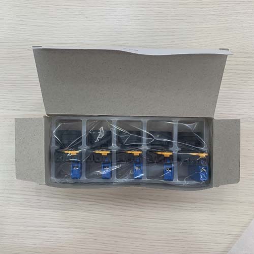 Nút nhấn không đèn, nhấn nhả, IP65 ngoài mặt tủ, màu vàng YW1B-M1E10Y