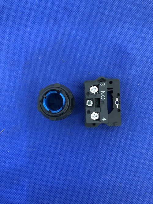 Nút nhấn không đèn Schneider XA2EA61