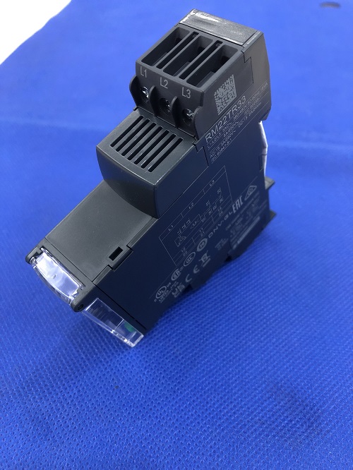 Relay bảo vệ Schneider RM22TR33