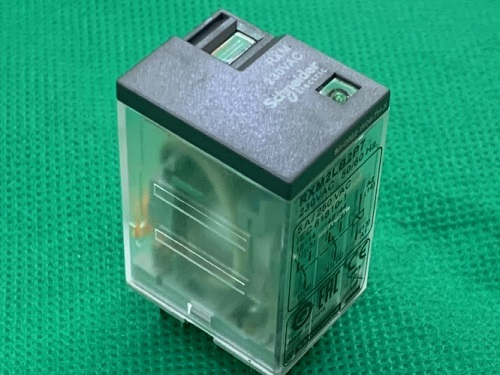 RELAY TRUNG GIAN SCHNEIDER RXM2LB2P7